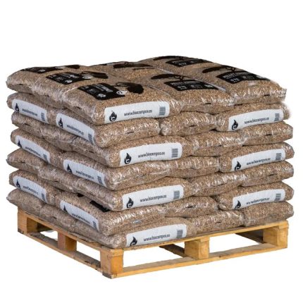 Palet de pellets Piñonero en sacos de 15 kg para calefacción