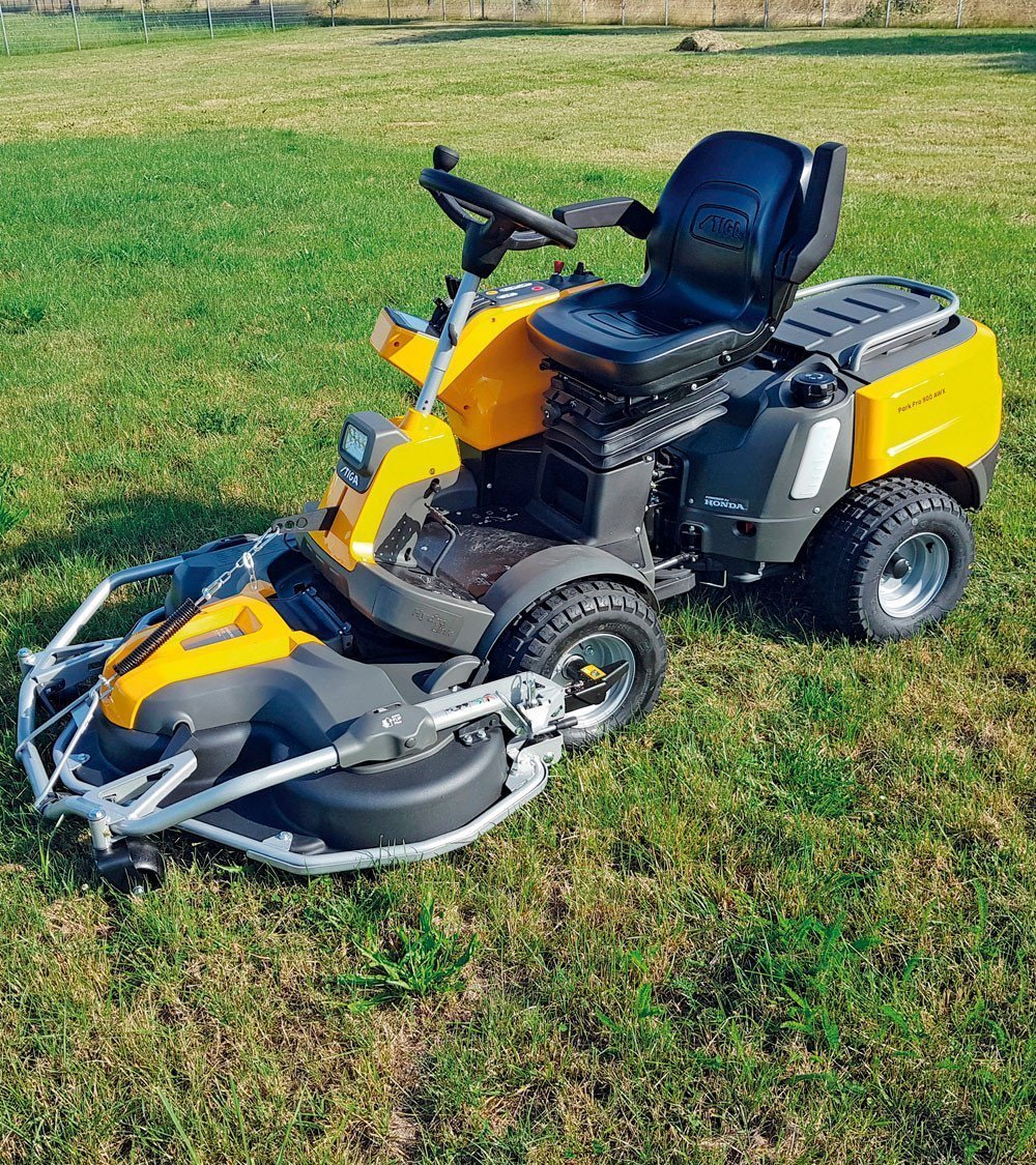 rider-cortacesped-de-corte-frontal-4x4-stiga-park-pro-900-awx-combi-pro-110-q-plus-110cm-688cc-22hp.jpg Rider Cortacésped de corte frontal 4×4 Stiga Park PRO 900 AWX + Combi PRO 110 Q Plus 110cm 688cc 22HP - Imagen 1
