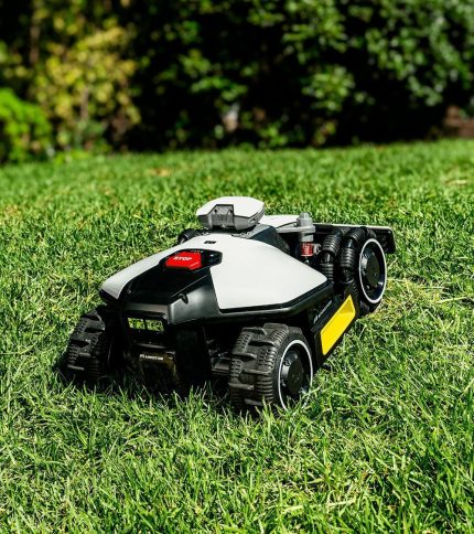 Robot cortacésped sin cables Luba Mini AWD 800